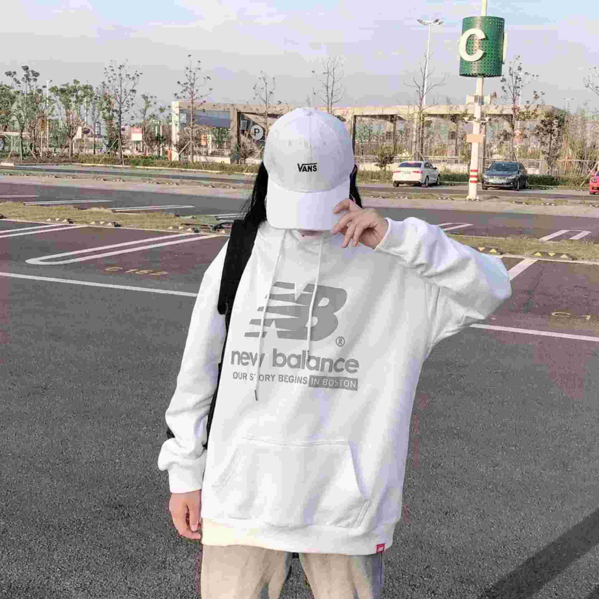 微商服装货源厂家直销，潮牌男女装一件代发